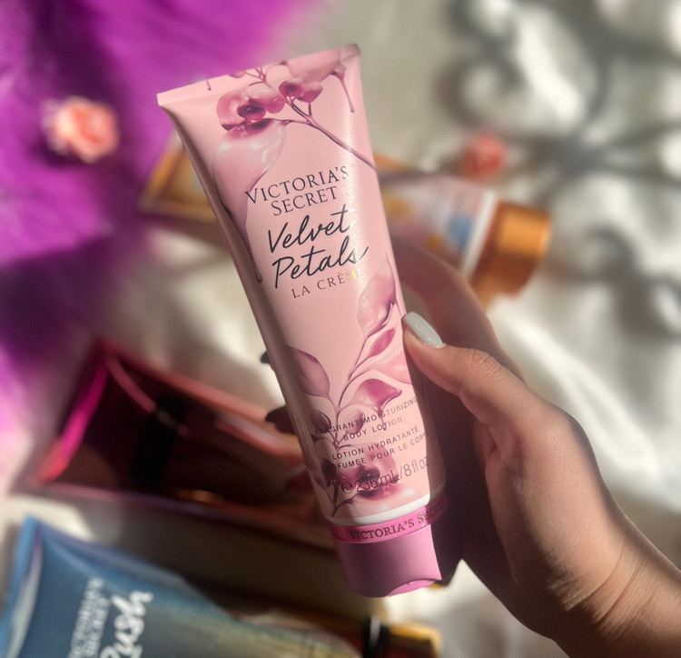 لوسیون بدن طرح Victoria Secret طرح Velvet Petals